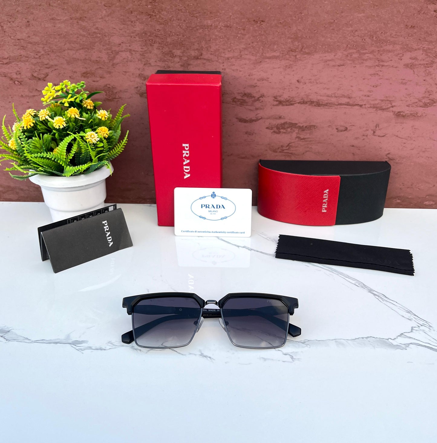 PRADA SUNGLASS