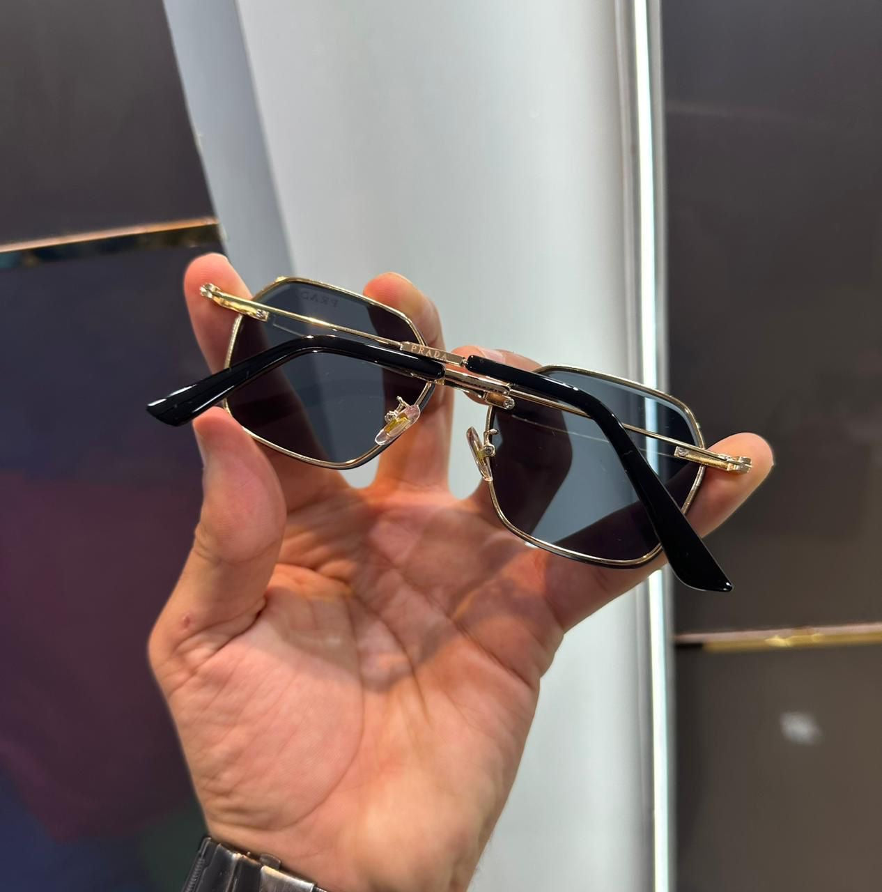 PRADA SUNGLASS