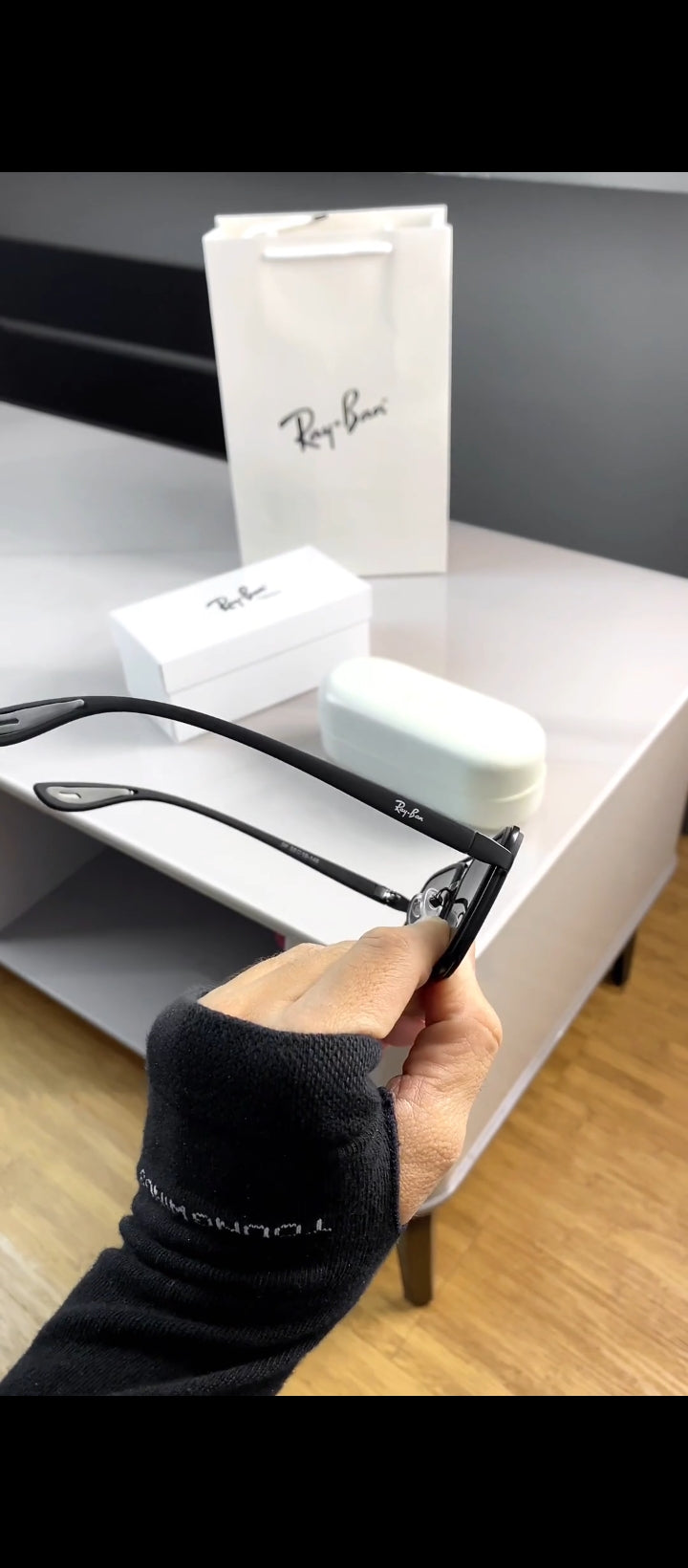 RAY-BAN SUNGLASS with original branded box