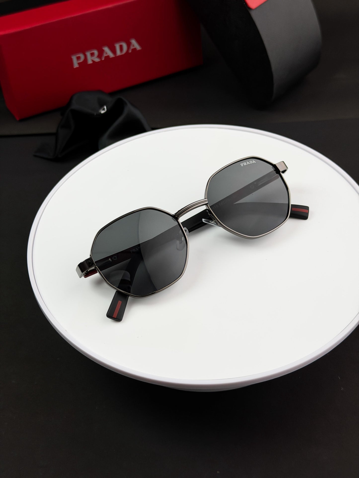 PRADA SUNGLASS
