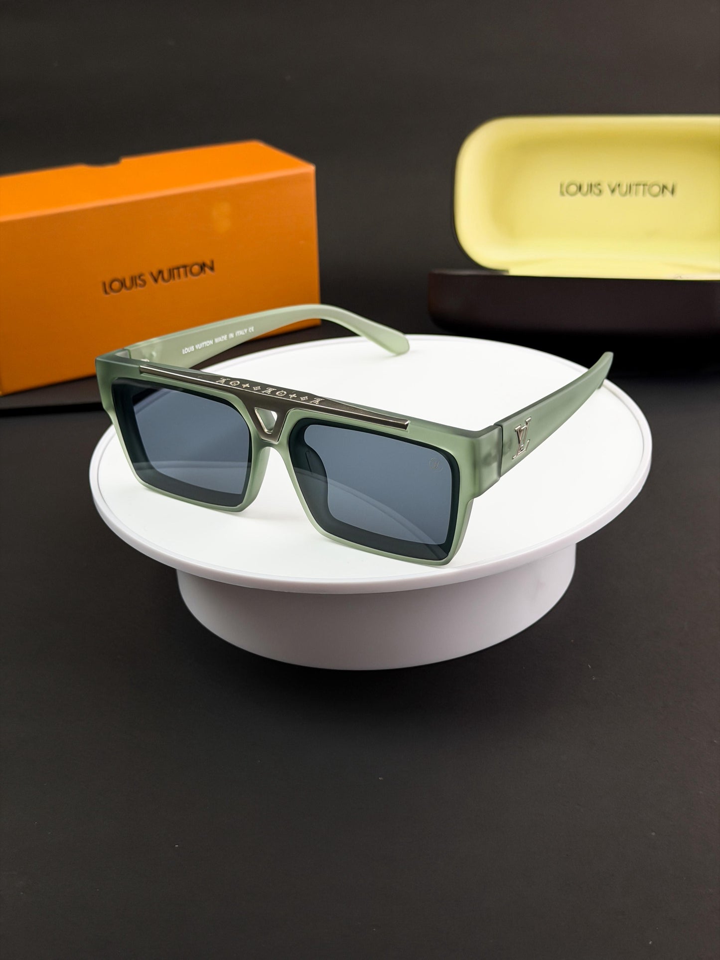 LOUIS VUITTON SUNGLASS