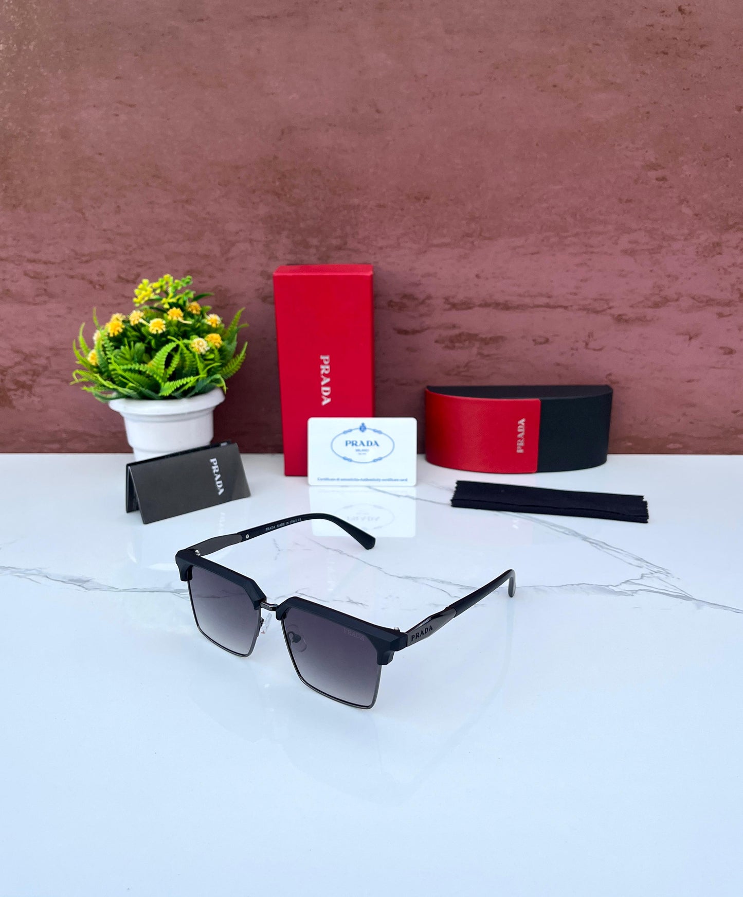 PRADA SUNGLASS
