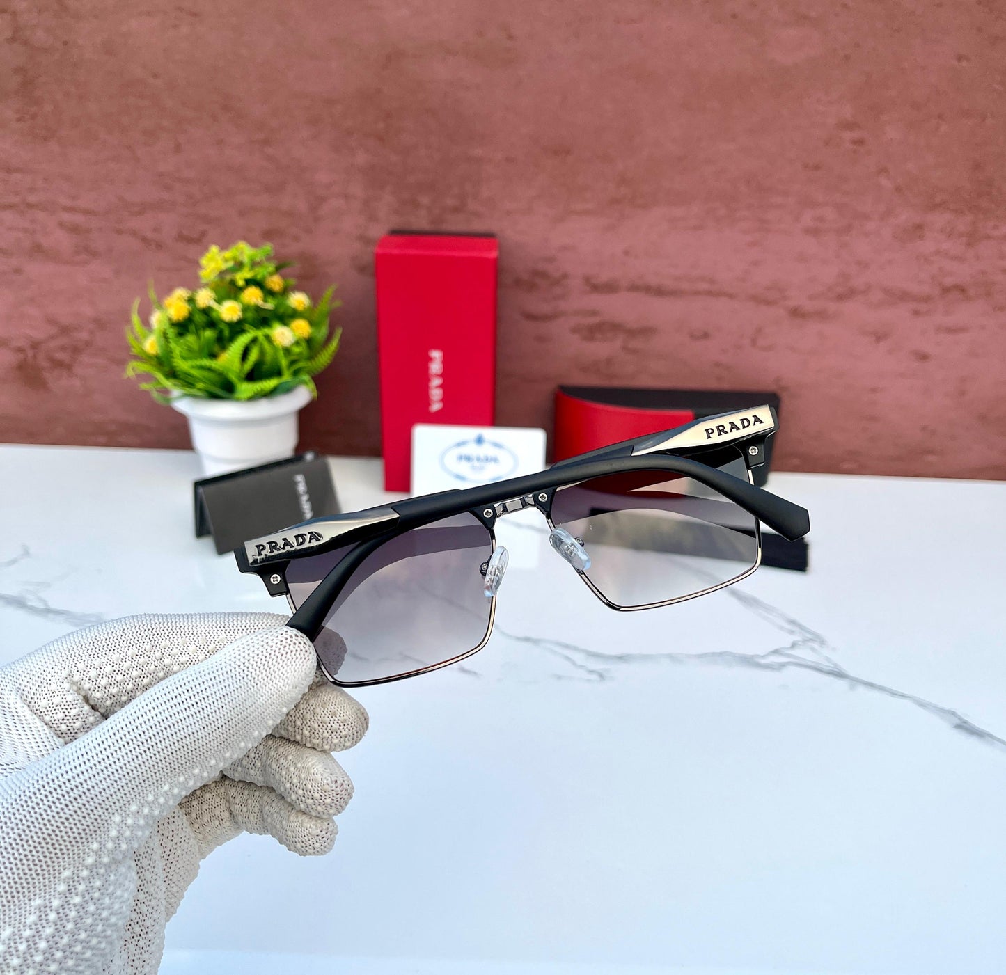 PRADA SUNGLASS
