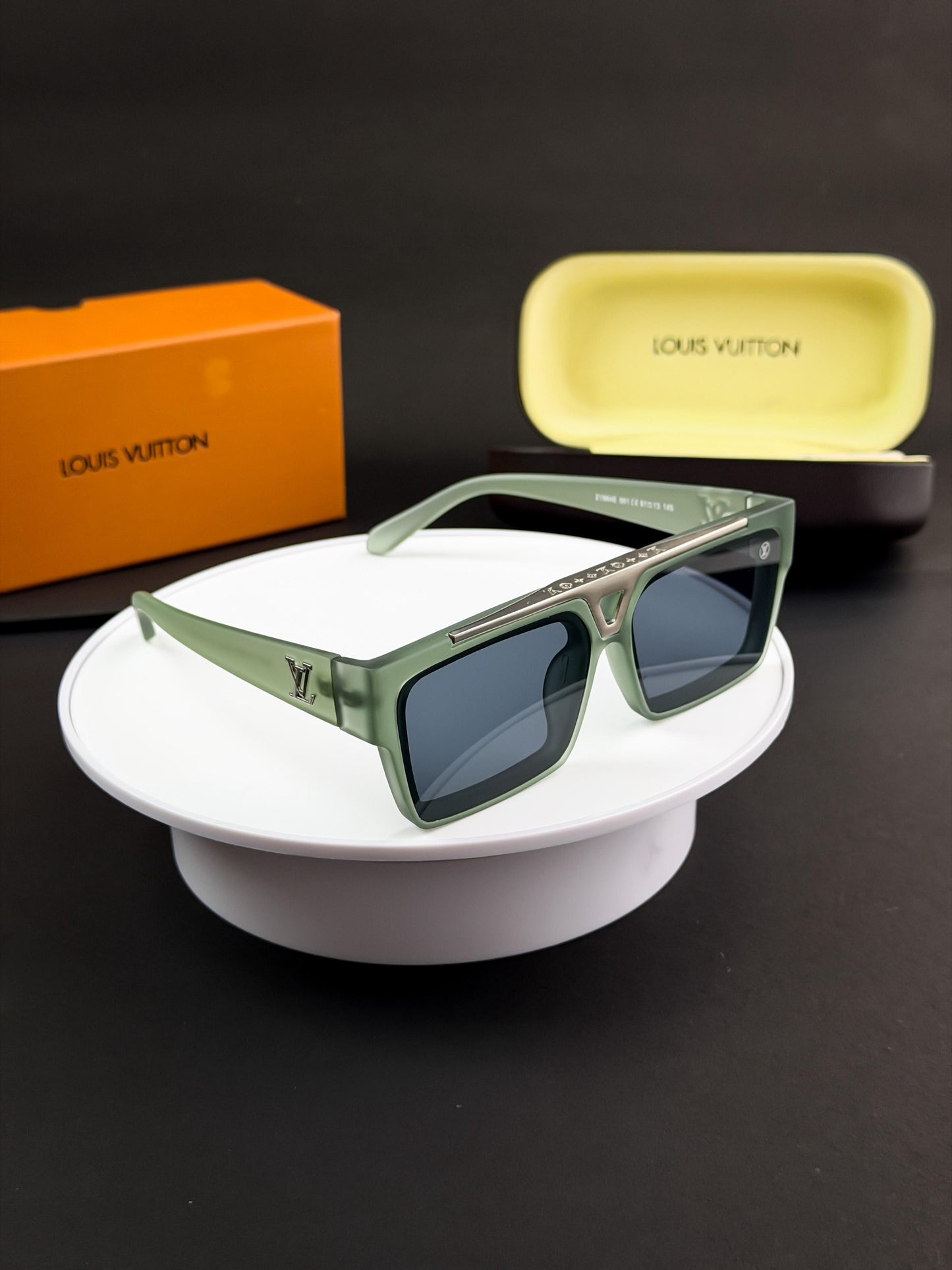 LOUIS VUITTON SUNGLASS