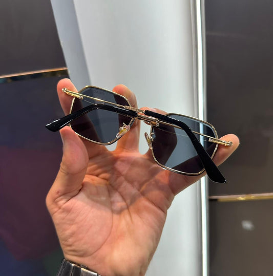 PRADA SUNGLASS