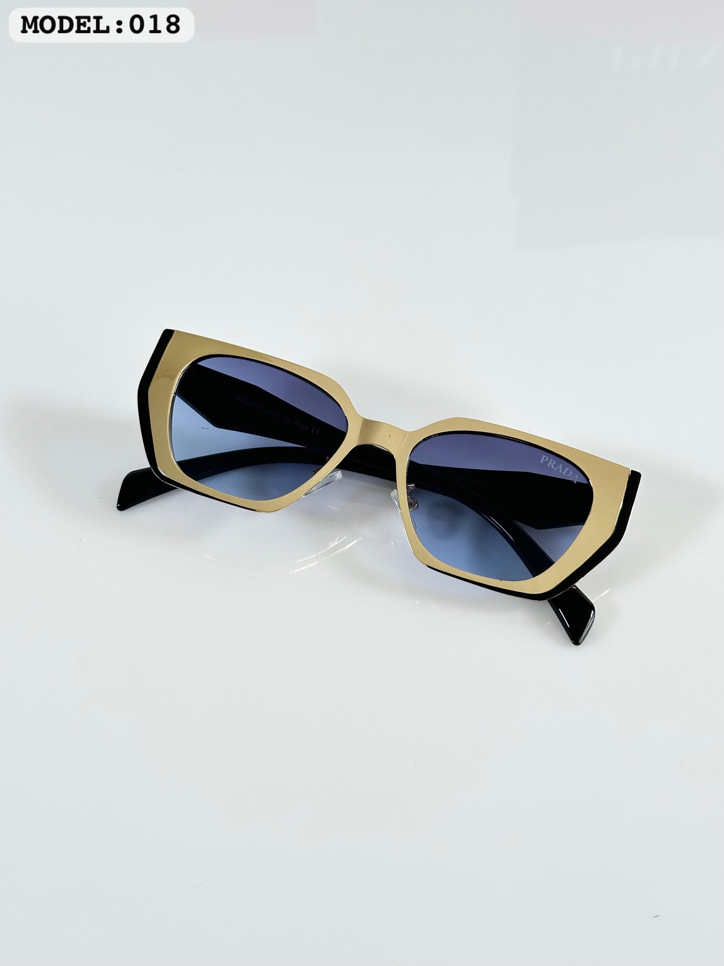 PRADA SUNGLASS