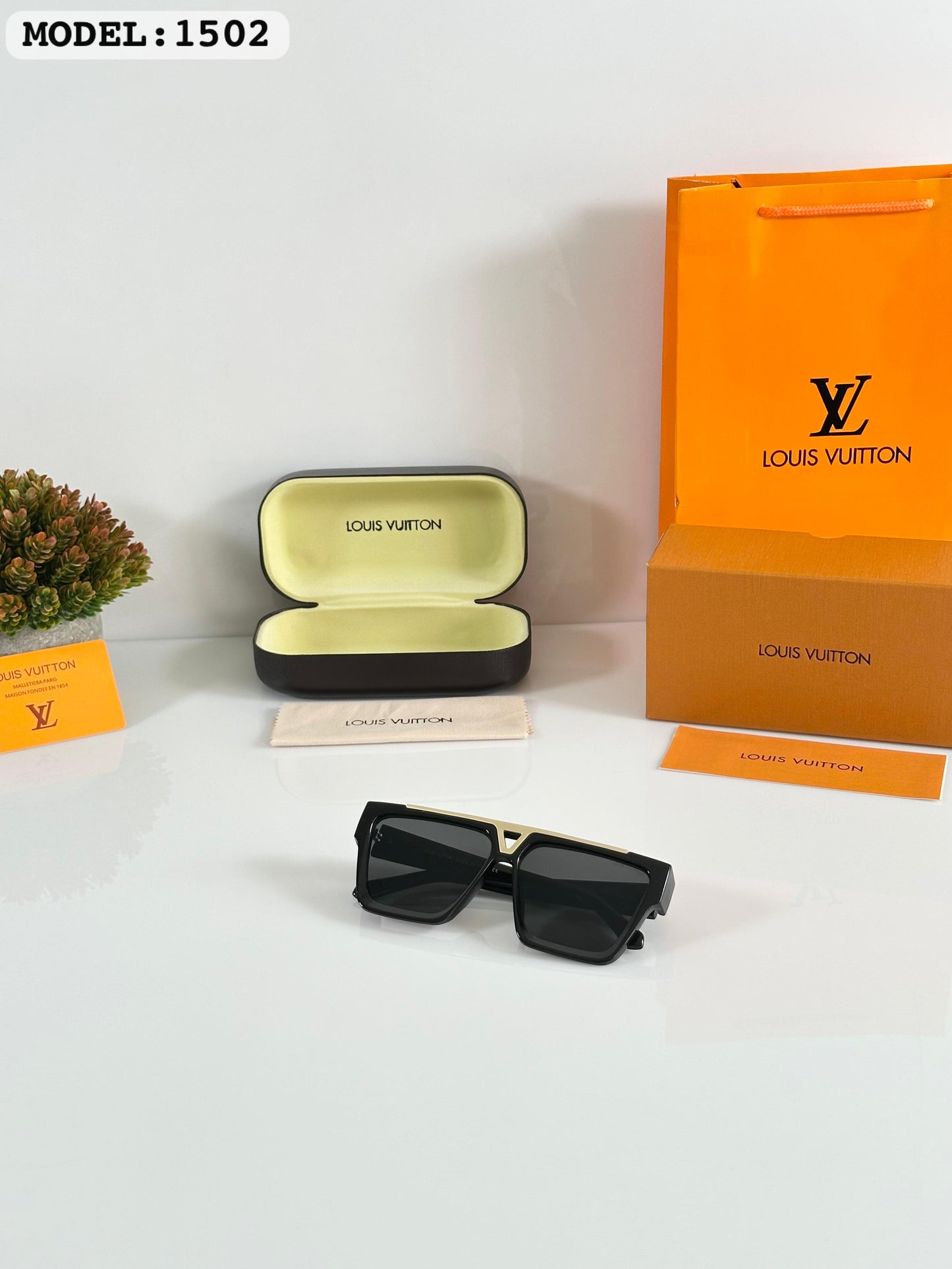 LOUIS VUITTON SUNGLASS STORE ARTICLE