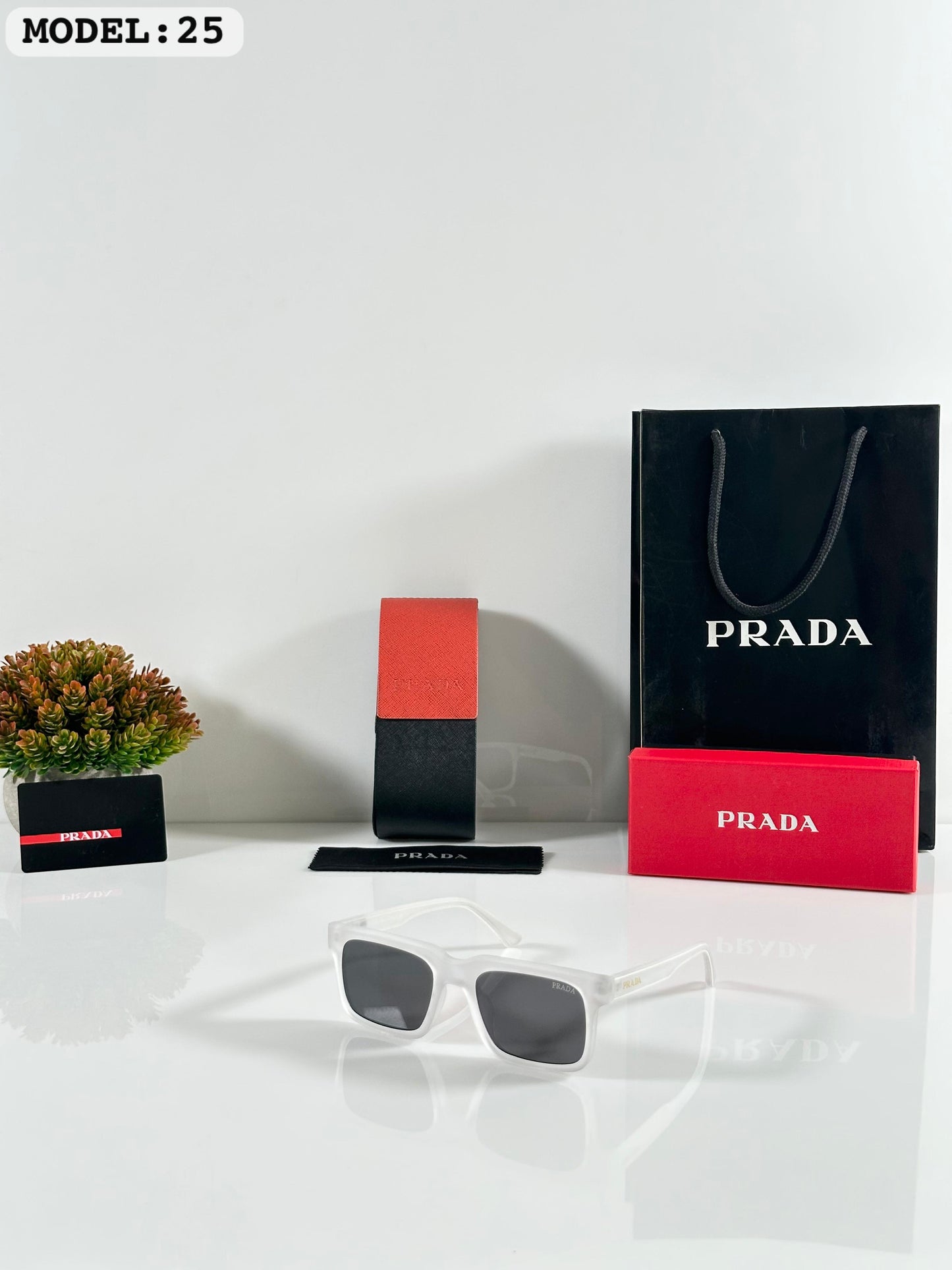 PRADA SUNGLASS