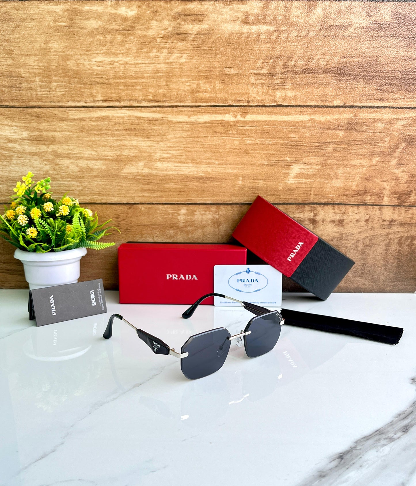 PRADA SUNGLASS