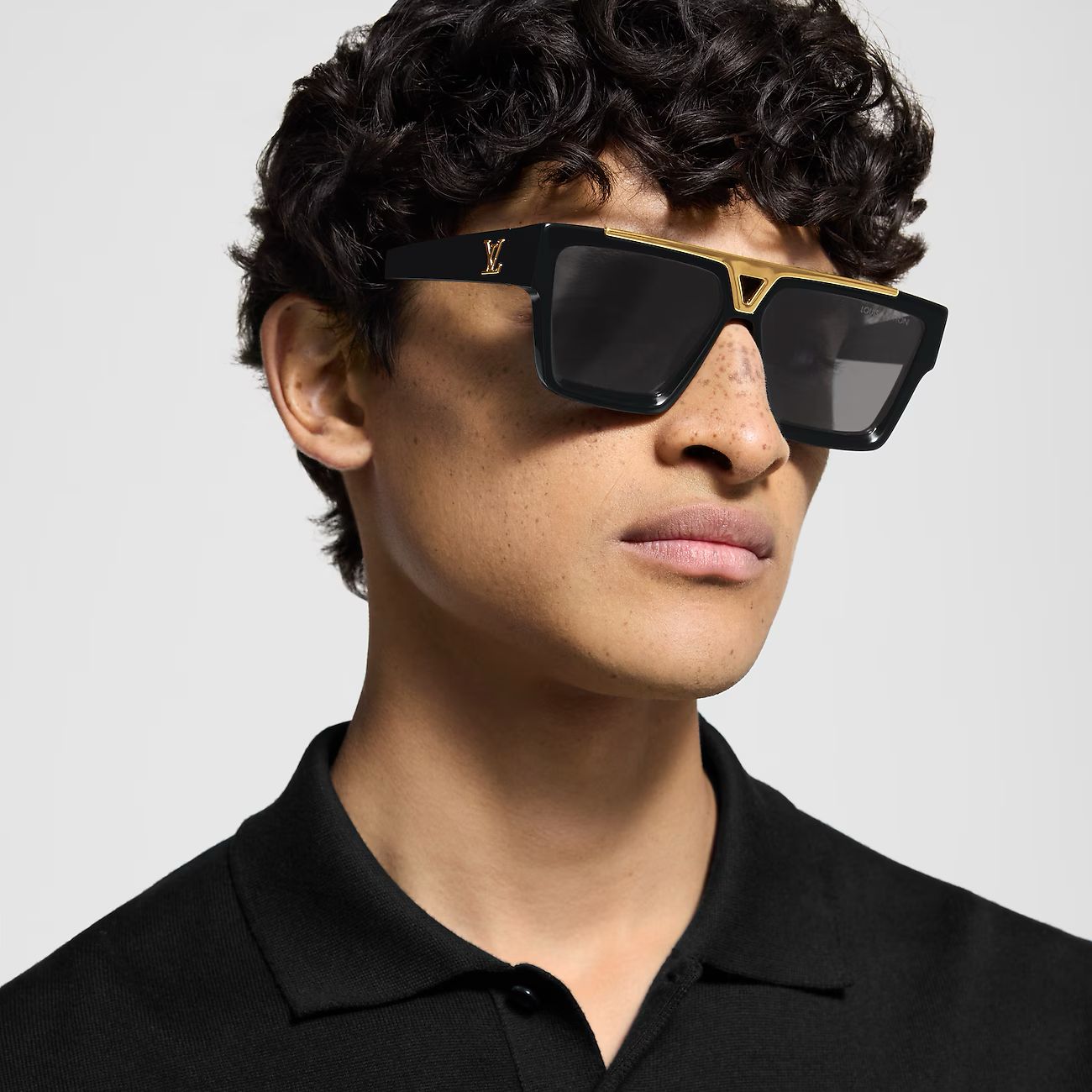LOUIS VUITTON SUNGLASS STORE ARTICLE