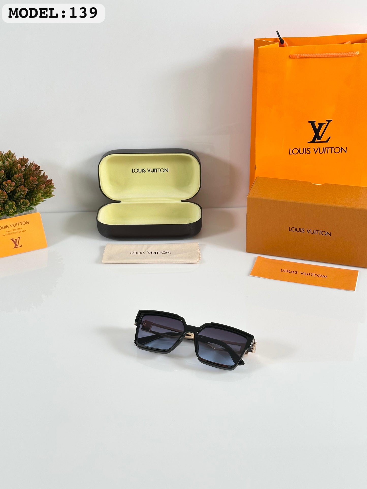 LOUIS VUITTON SUNGLASS