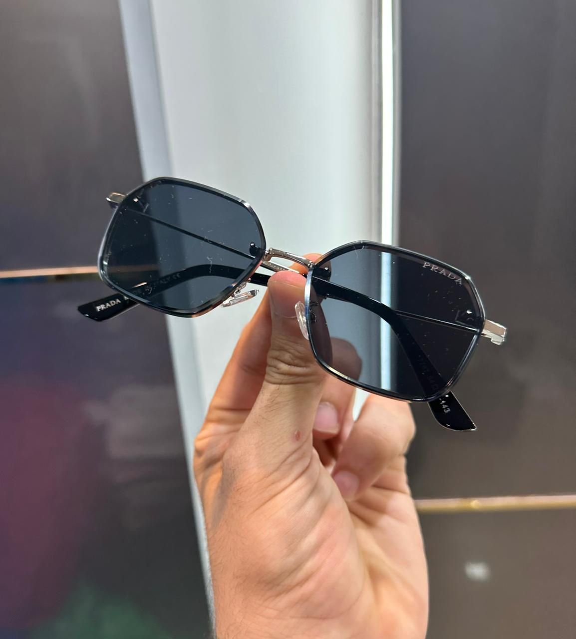 PRADA SUNGLASS