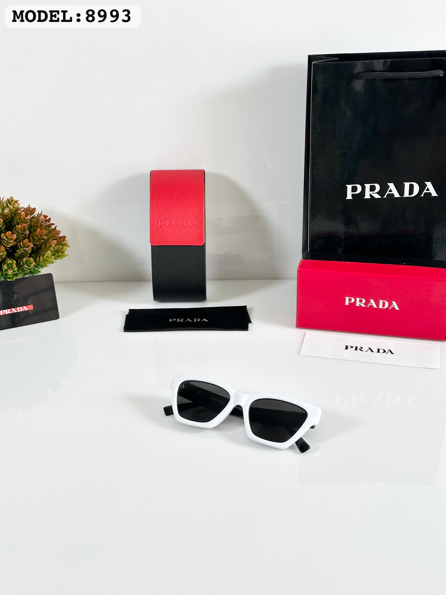 PRADA SUNGLASS