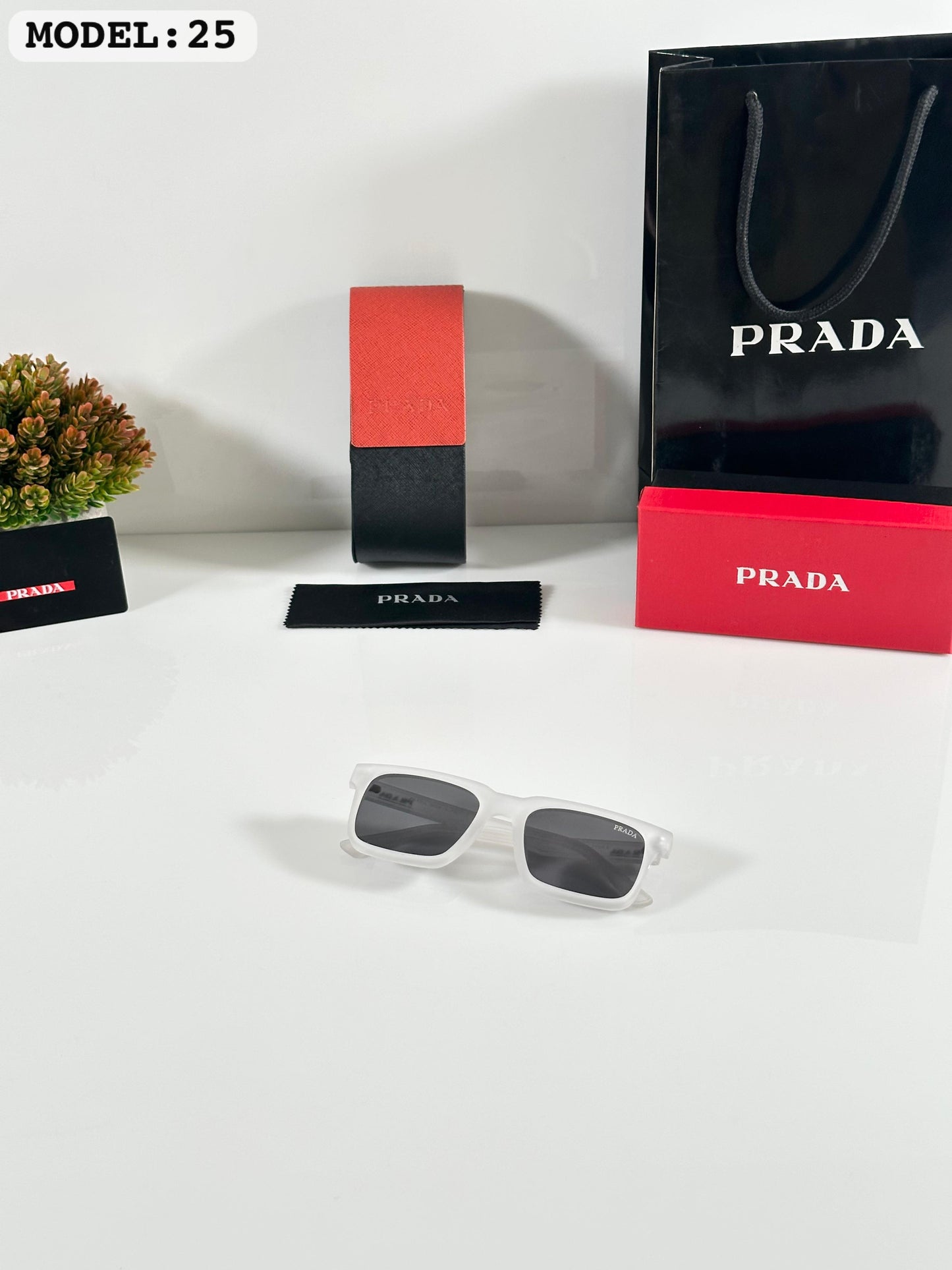 PRADA SUNGLASS