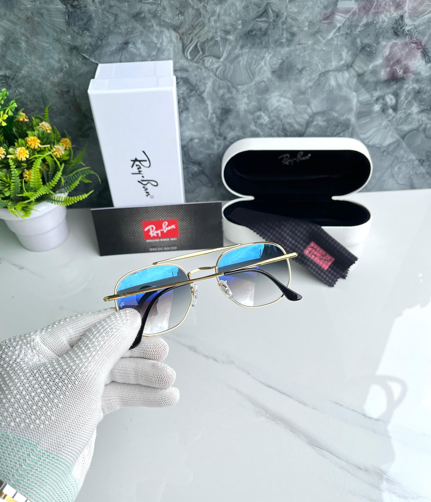 RAY-BAN SUNGLASS with original branded box