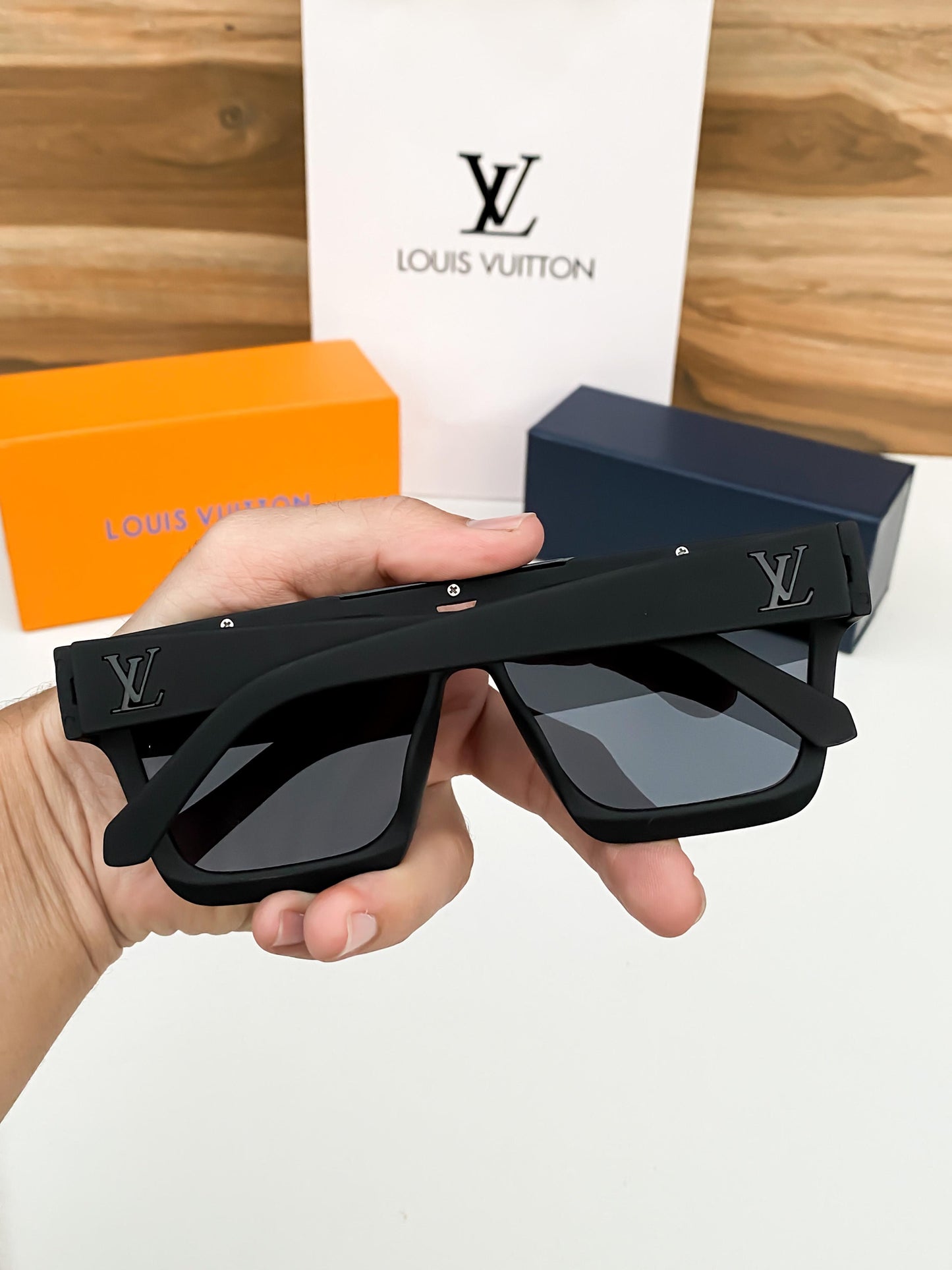 LV SUNGLASS