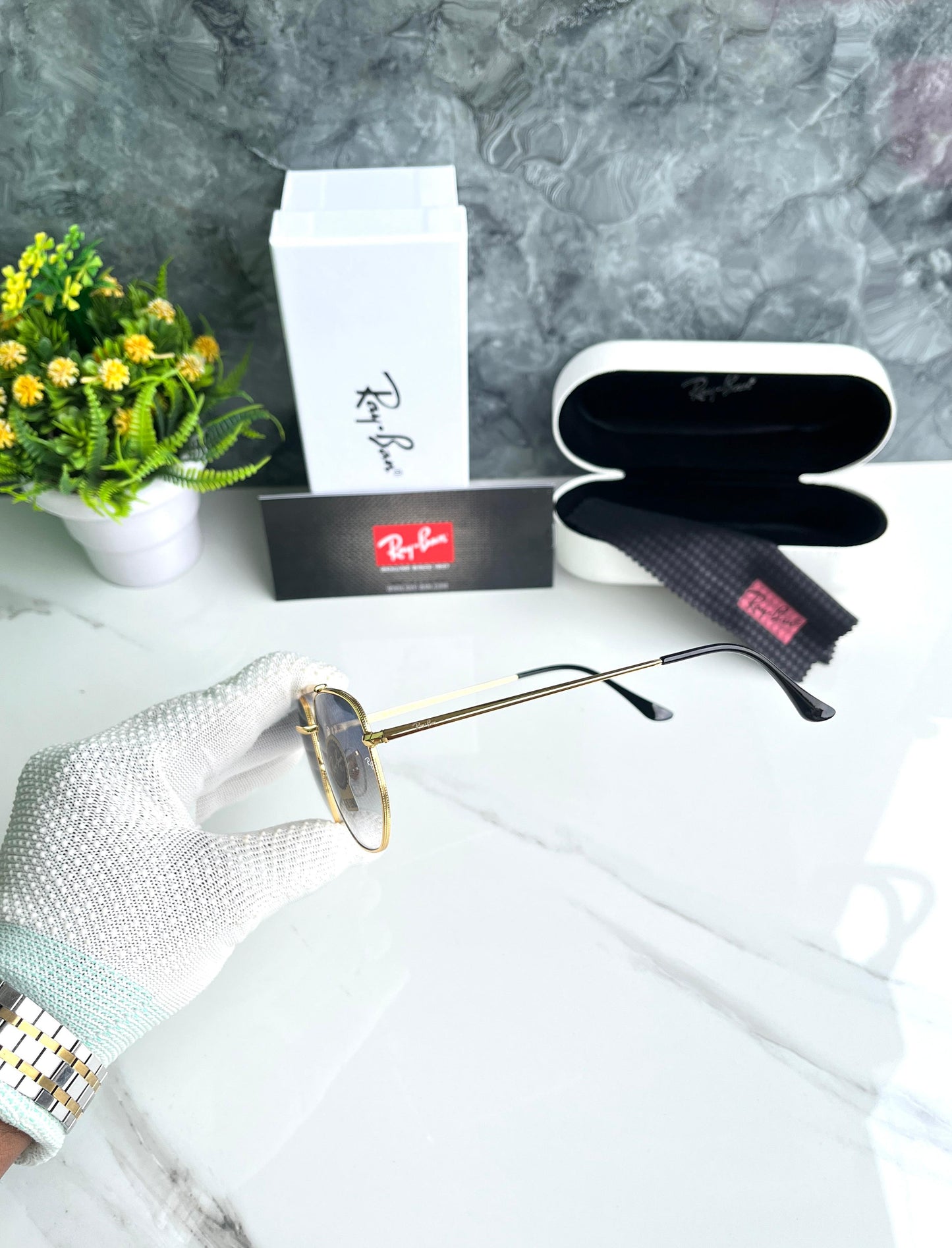 RAY-BAN SUNGLASS with original branded box