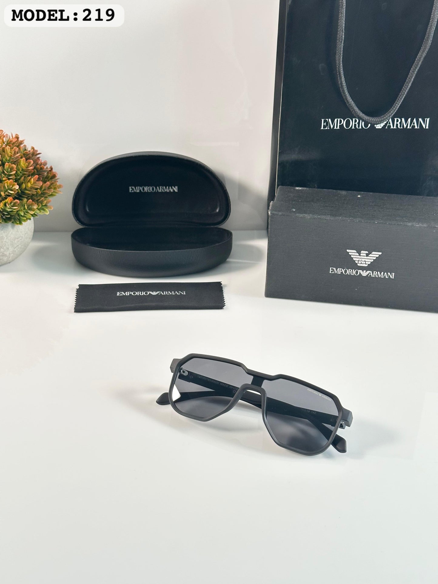 EMPORIO ARMANI SUNGLASS